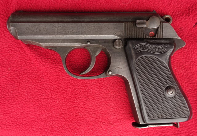 foto Pistole Walther PPK z výzbroje Wehrmachtu