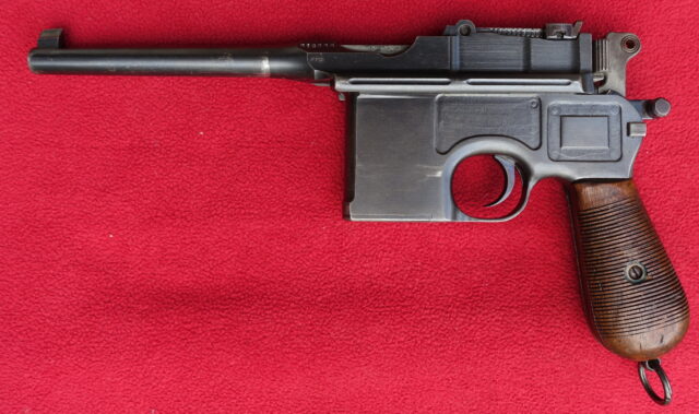 foto Pistole Mauser C96 z výzbroje císařské armády