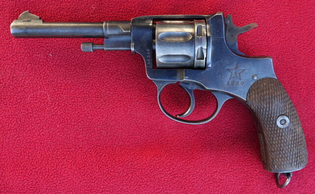 foto Revolver Tula Nagant 1895 – REZERVOVÁNO