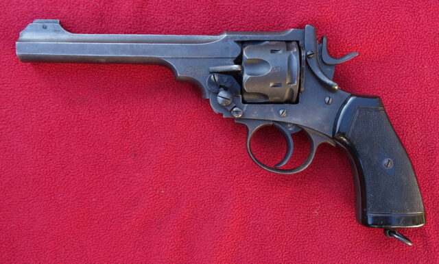 foto Revolver Webley MkVI výroba RSAF Enfield – REZERVOVÁNO
