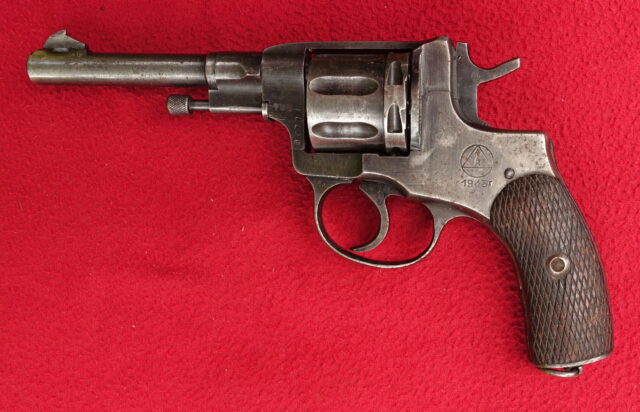 foto Revolver Nagant mod. 1895
