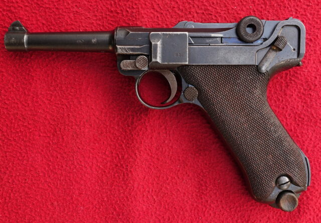 foto Pistole DWM P.08 z roku 1914