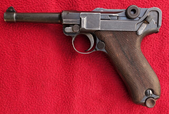 foto Pistole DWM P.08 z roku 1911