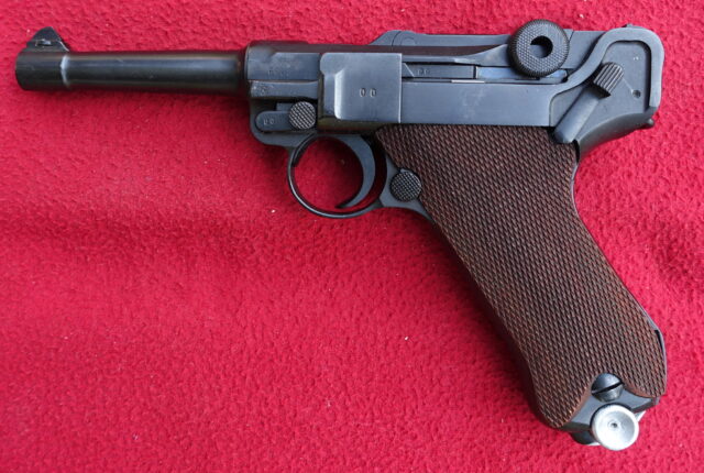 foto Pistole Mauser P.08 pro Volkspolizei – REZERVOVÁNO